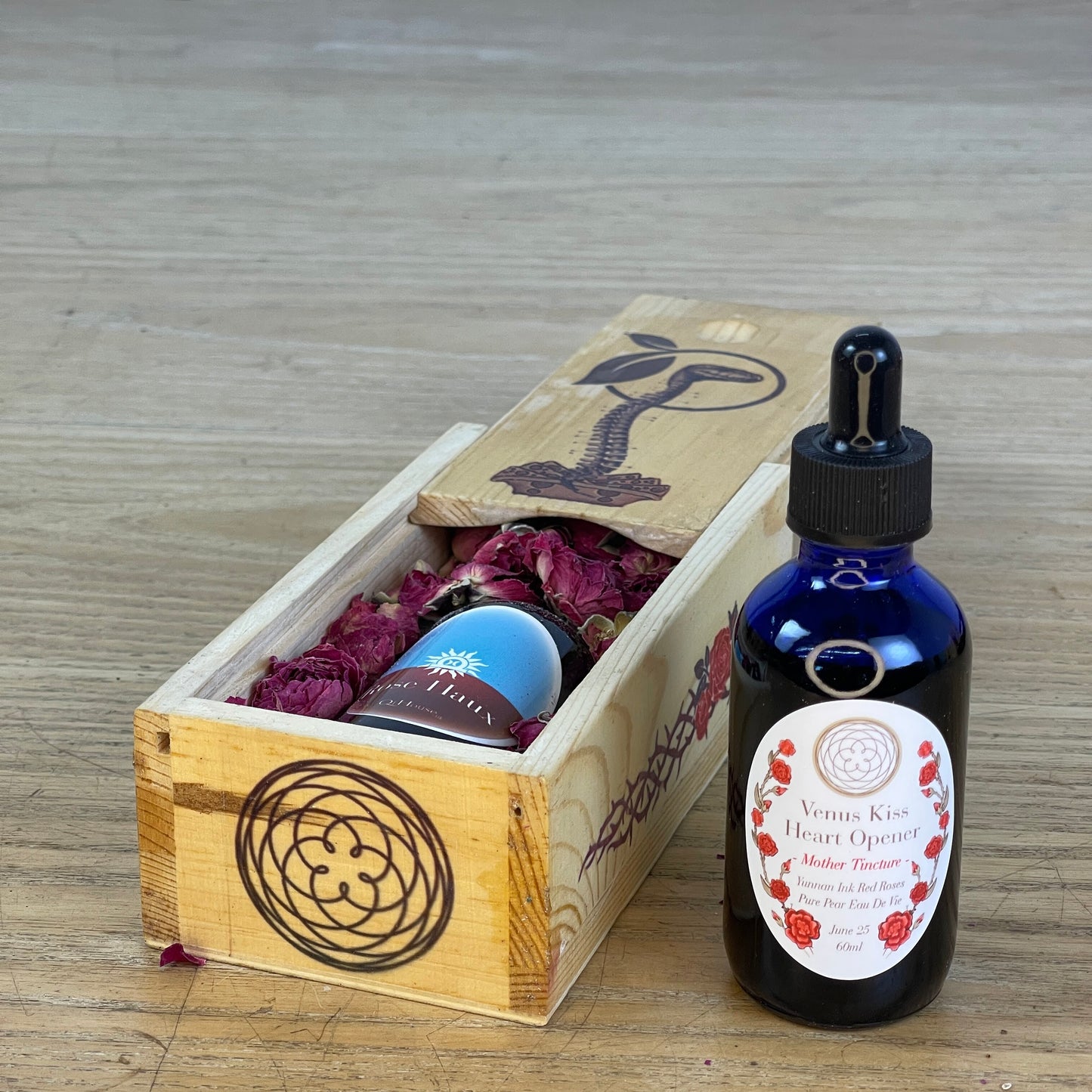 Rose Haux Q627 Venus Kiss, Heart Opener Mother Tincture 60ml Box Q