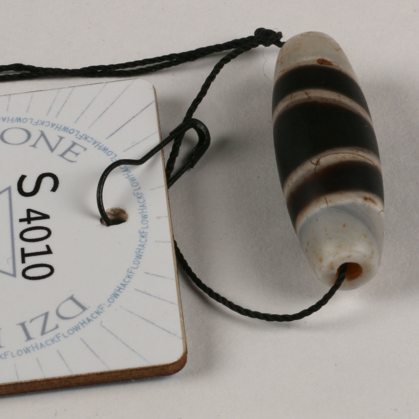 S4010 - Qi-Gem Dzi Stone grade AA